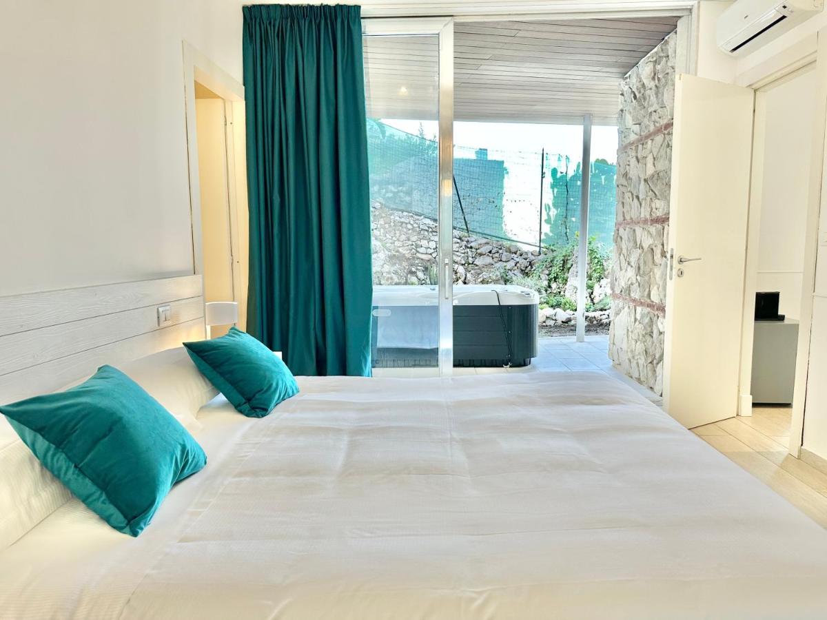 Isola Bella Infinity Suites