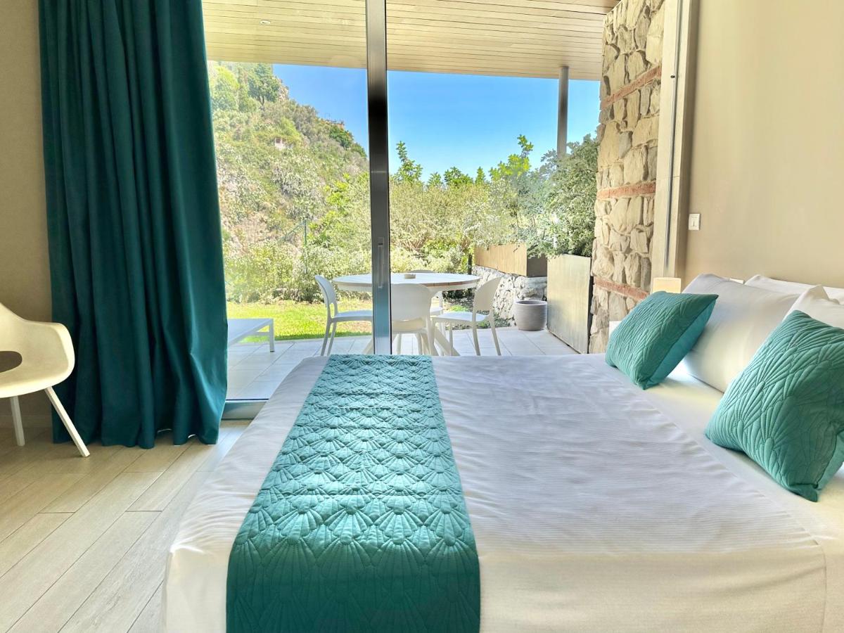 Isola Bella Infinity Suites