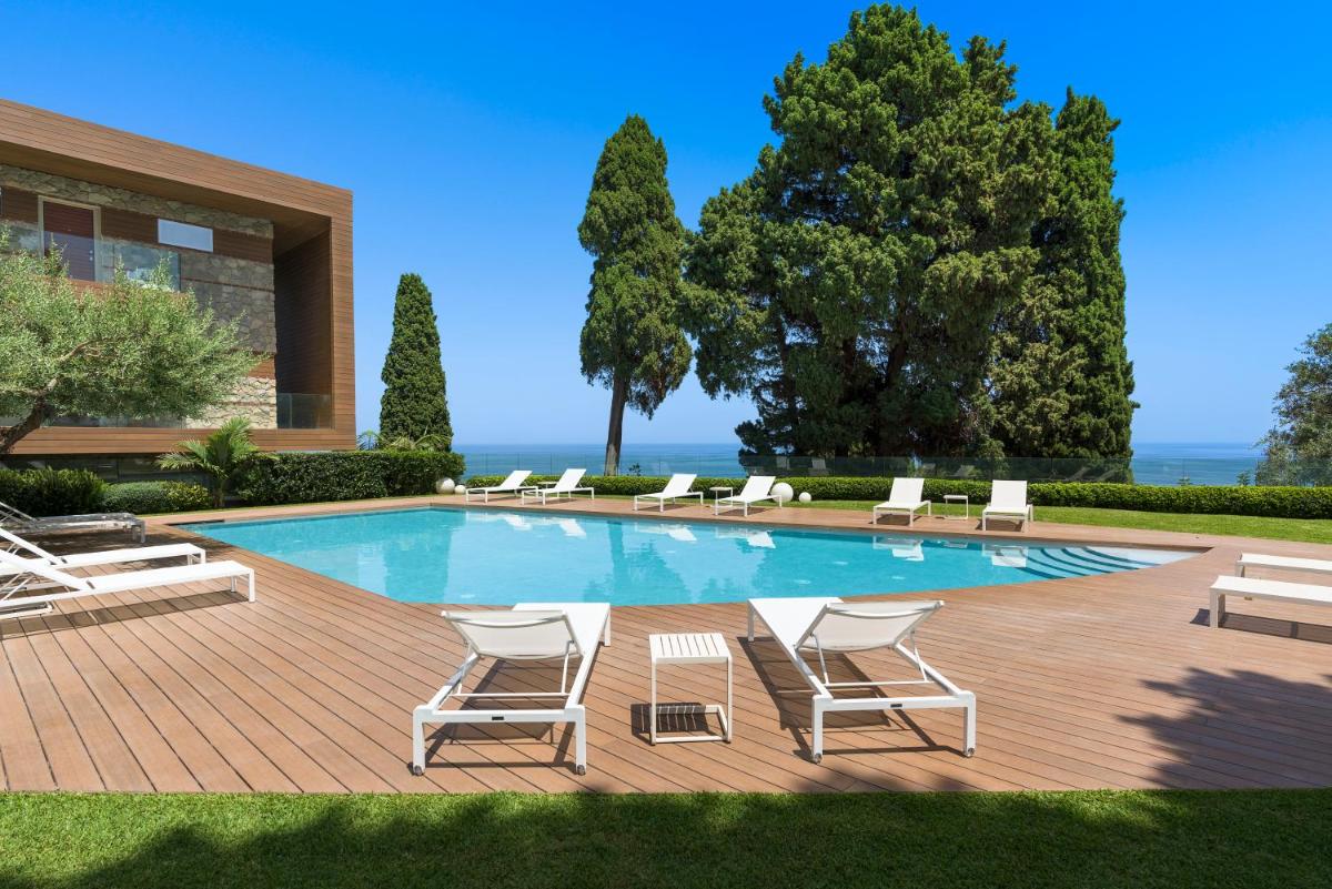 Isola Bella Infinity Suites