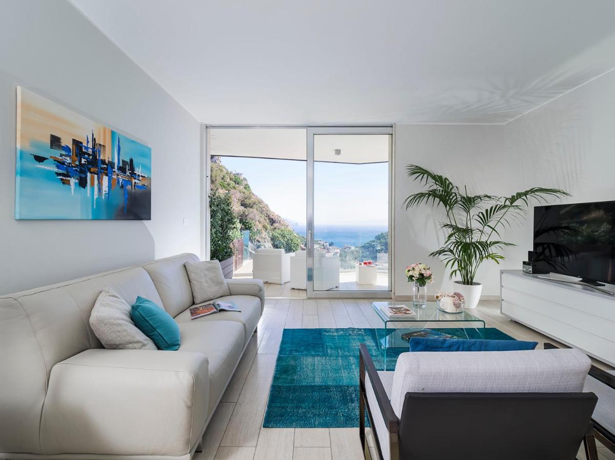 Isola Bella Infinity Suites