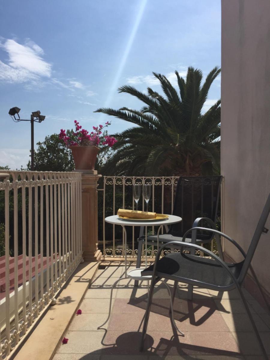 Isola Charm B&B - Pool & Nature Stay