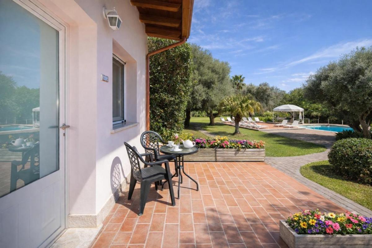 Isola Charm B&B - Pool & Nature Stay