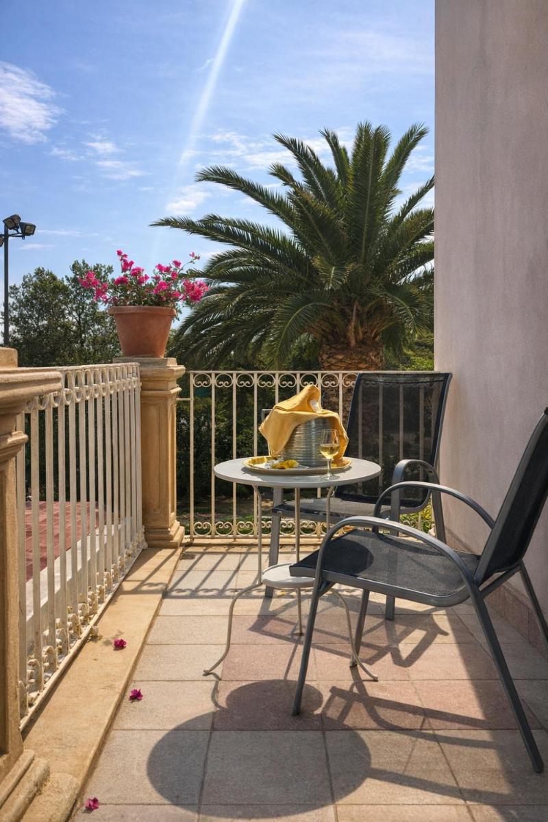 Isola Charm B&B - Pool & Nature Stay