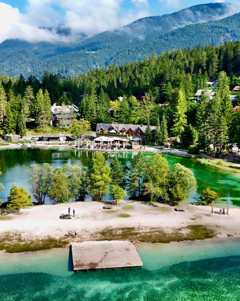 JASNA NATUR Resort by the lake