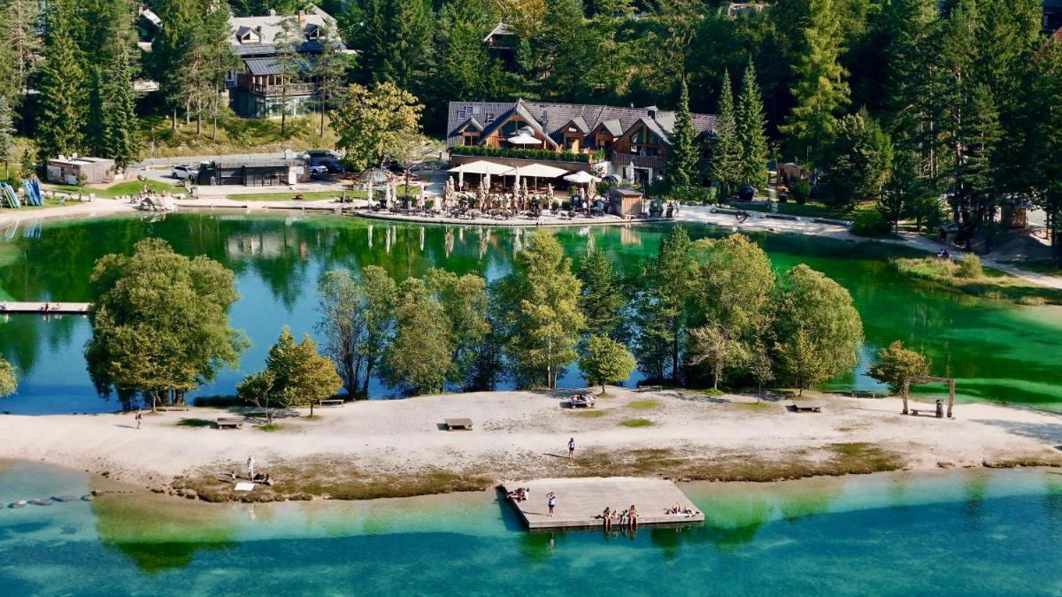 JASNA NATUR Resort by the lake