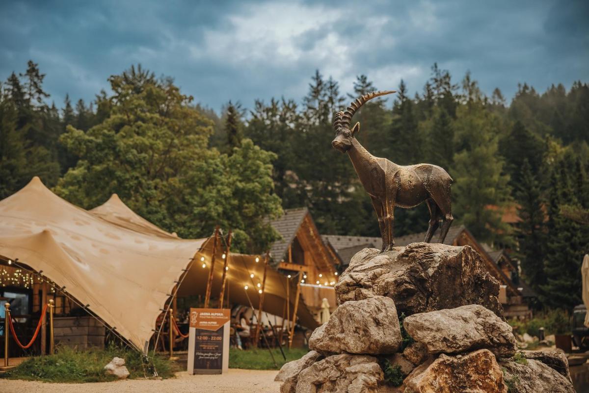 JASNA NATUR Resort by the lake