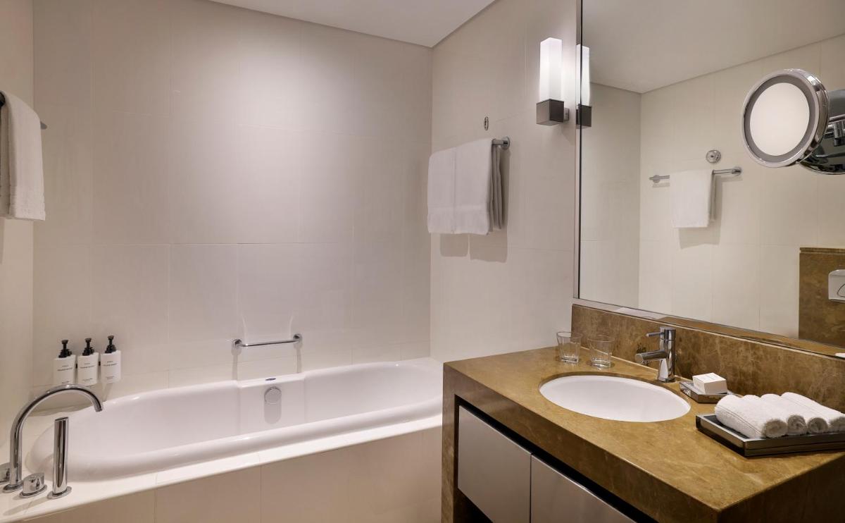 Conrad Abu Dhabi Etihad Towers