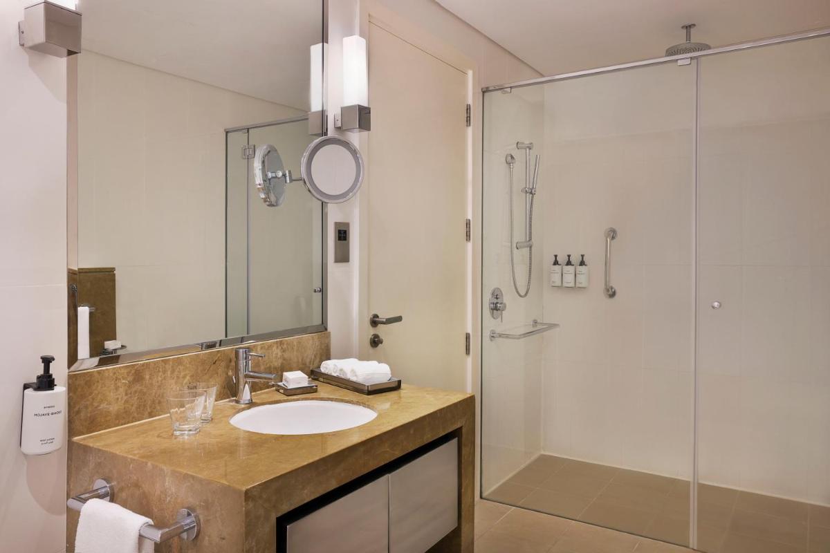 Conrad Abu Dhabi Etihad Towers