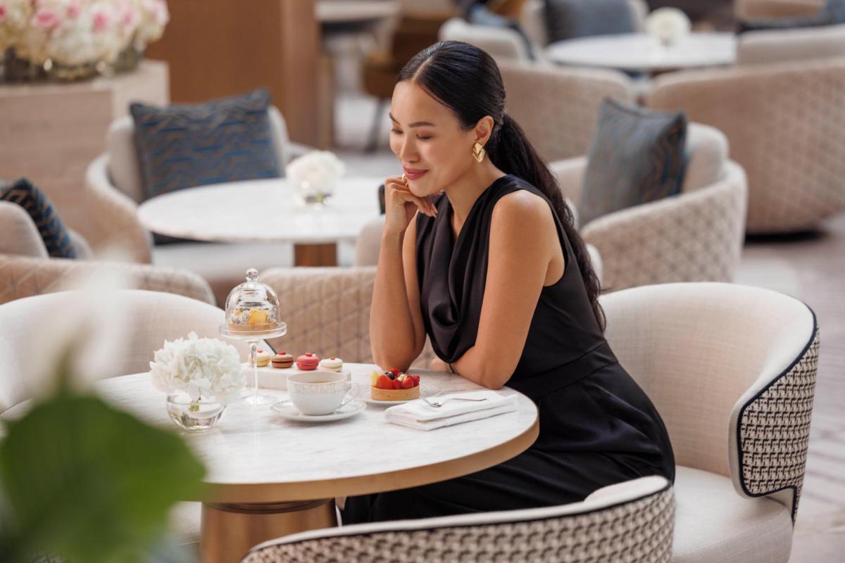 Jumeirah Emirates Towers Dubai