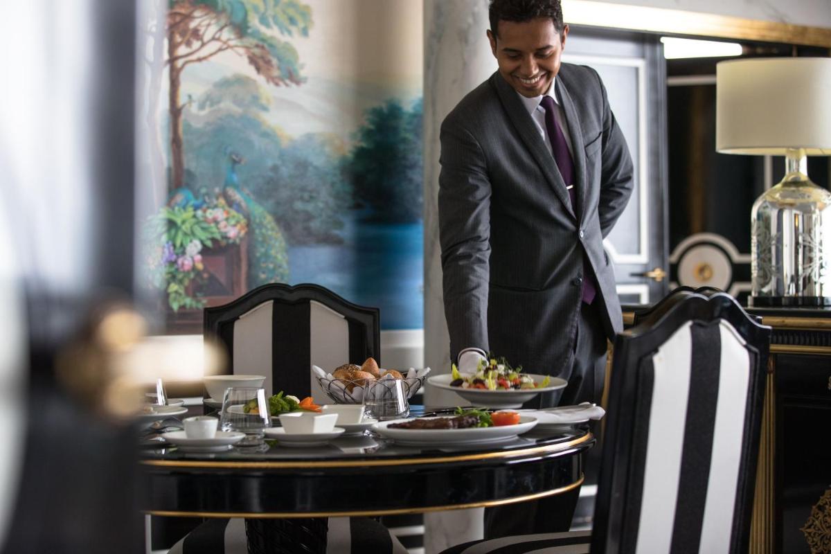 Jumeirah Emirates Towers Dubai