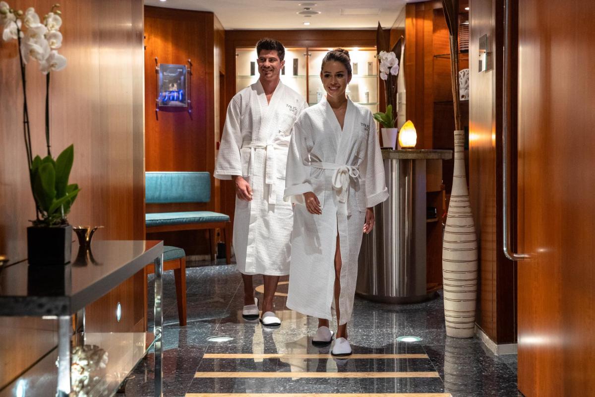 Jumeirah Emirates Towers Dubai