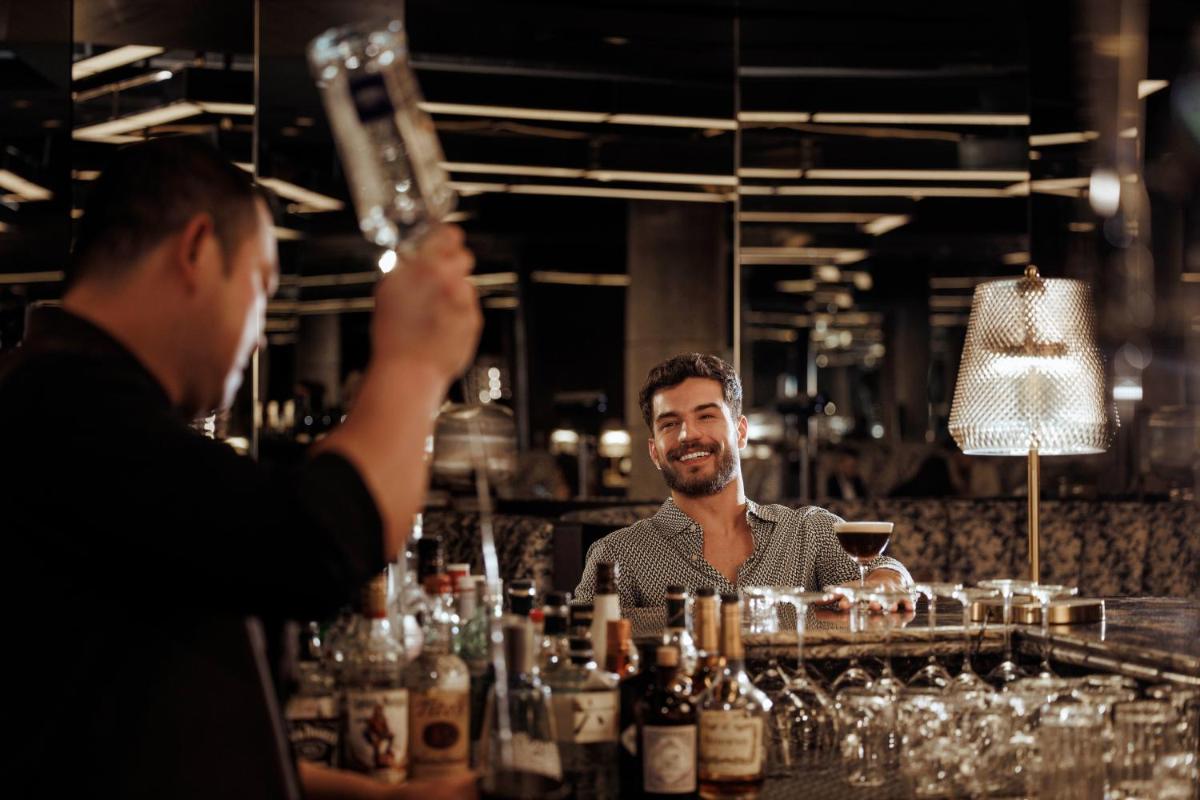 Jumeirah Emirates Towers Dubai