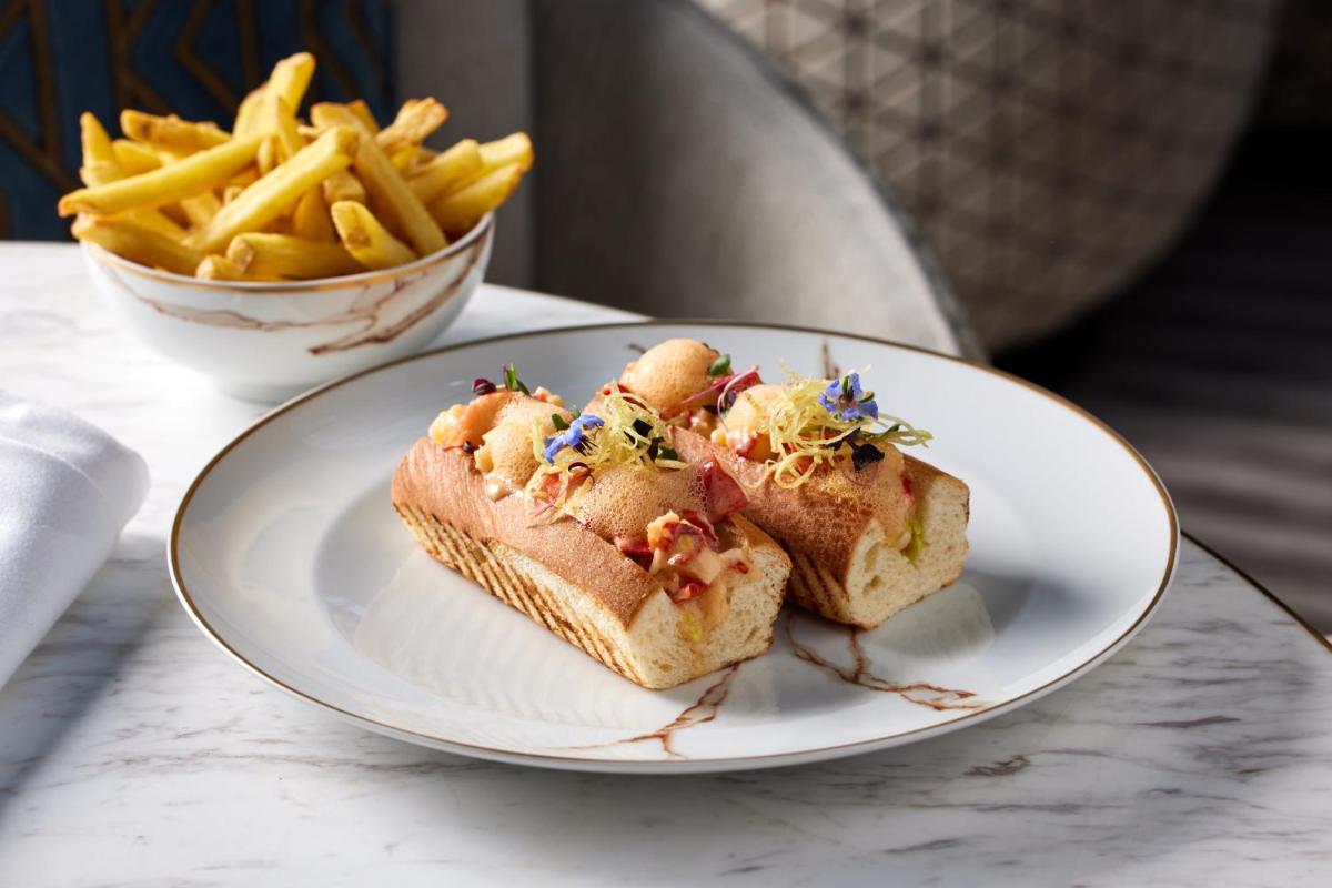 Jumeirah Emirates Towers Dubai