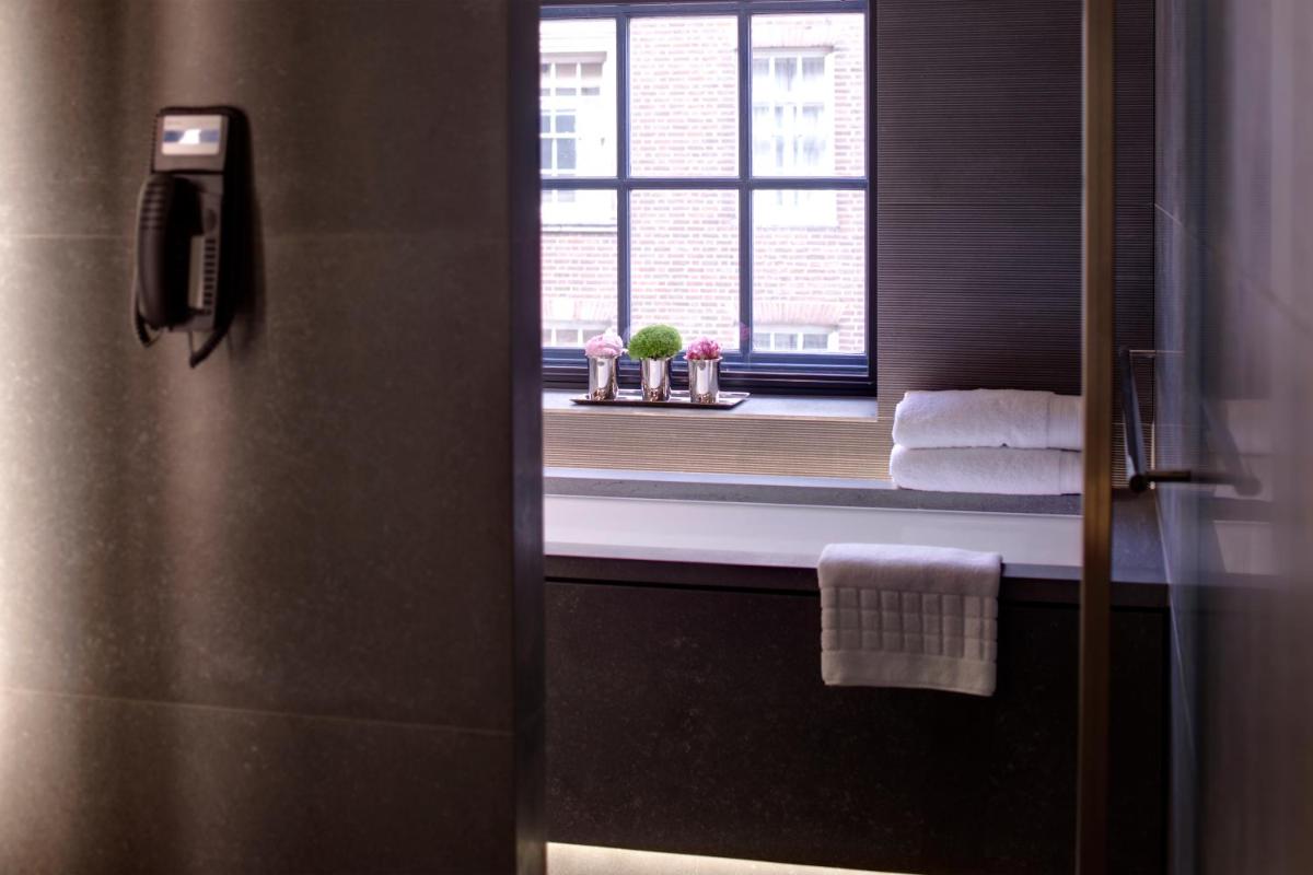 Grosvenor House Suites