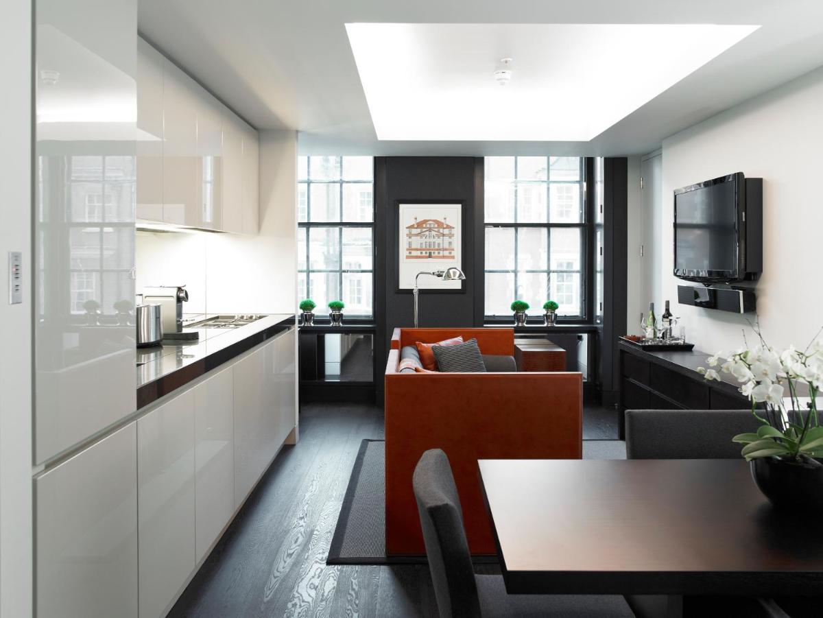 Grosvenor House Suites