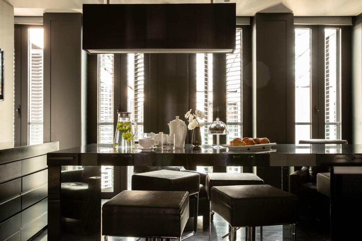 Grosvenor House Suites