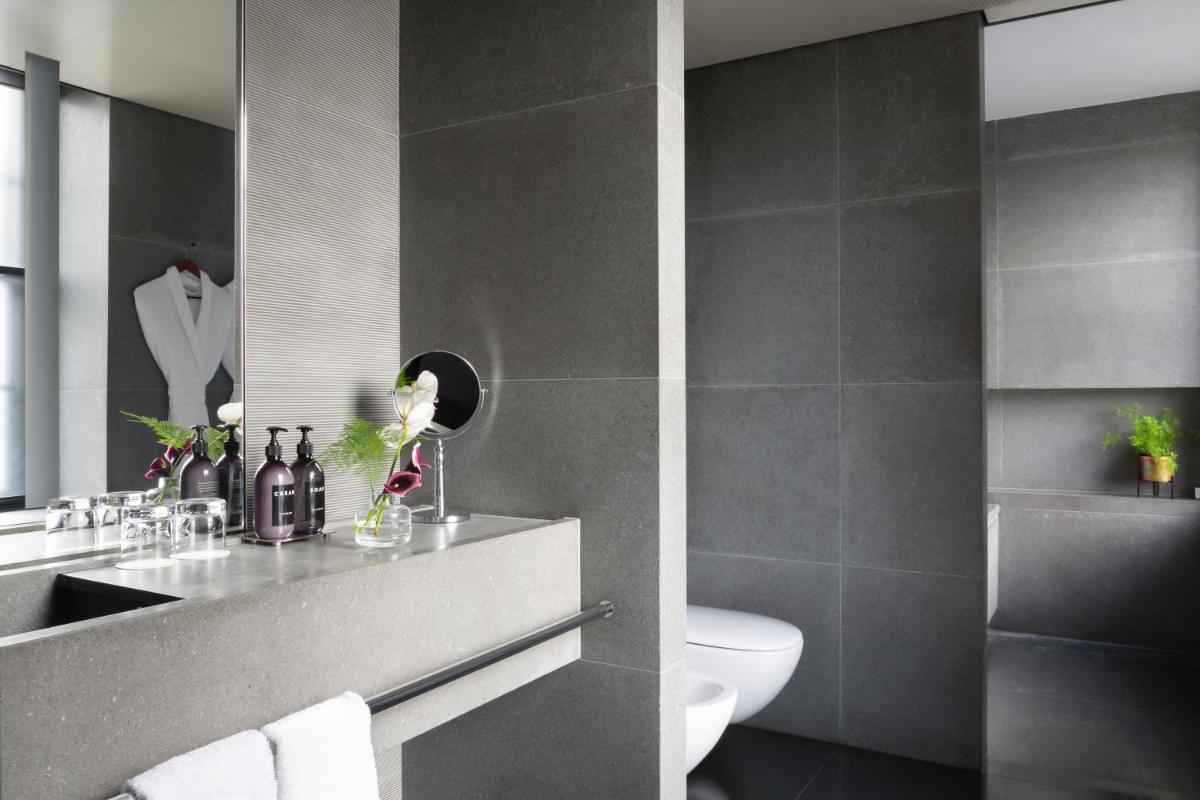 Grosvenor House Suites