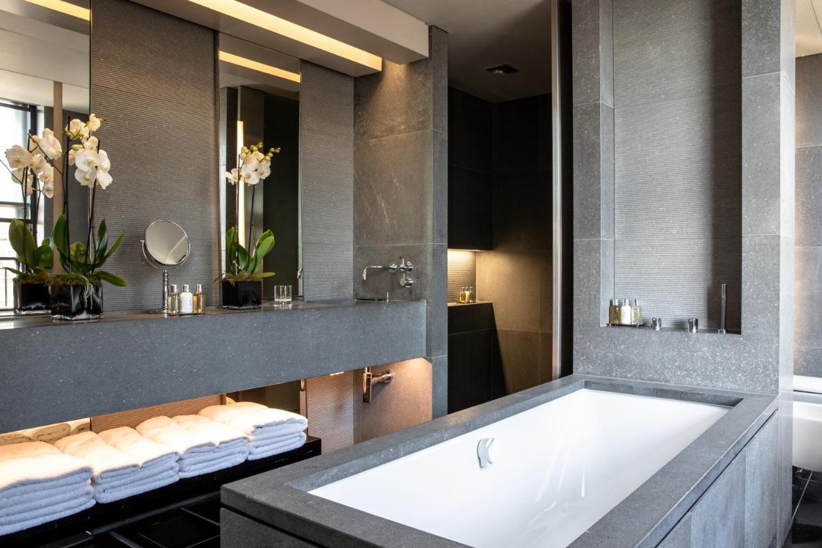 Grosvenor House Suites