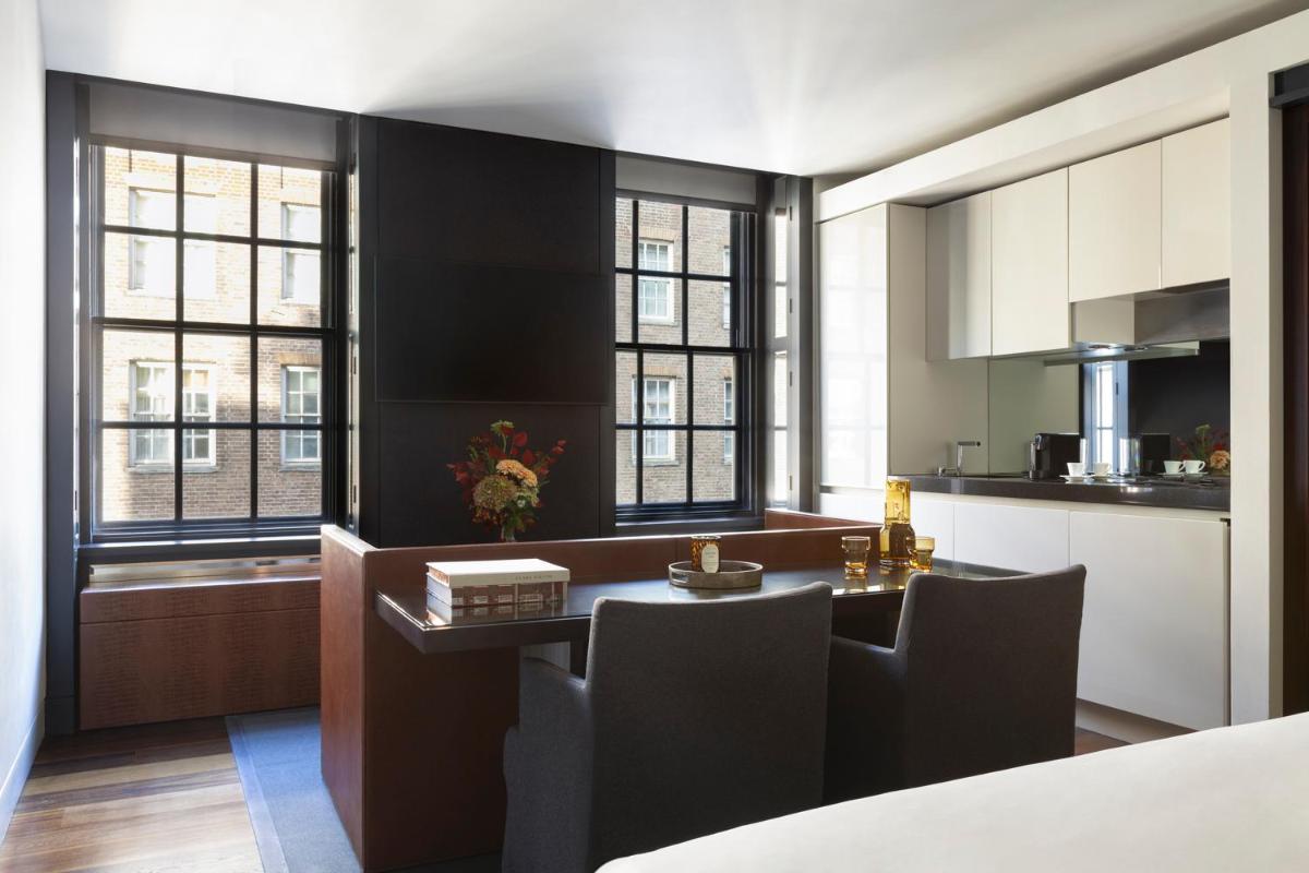 Grosvenor House Suites