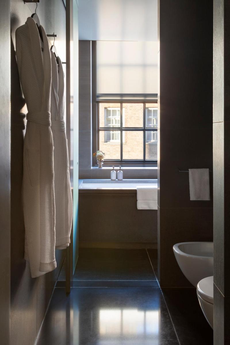 Grosvenor House Suites