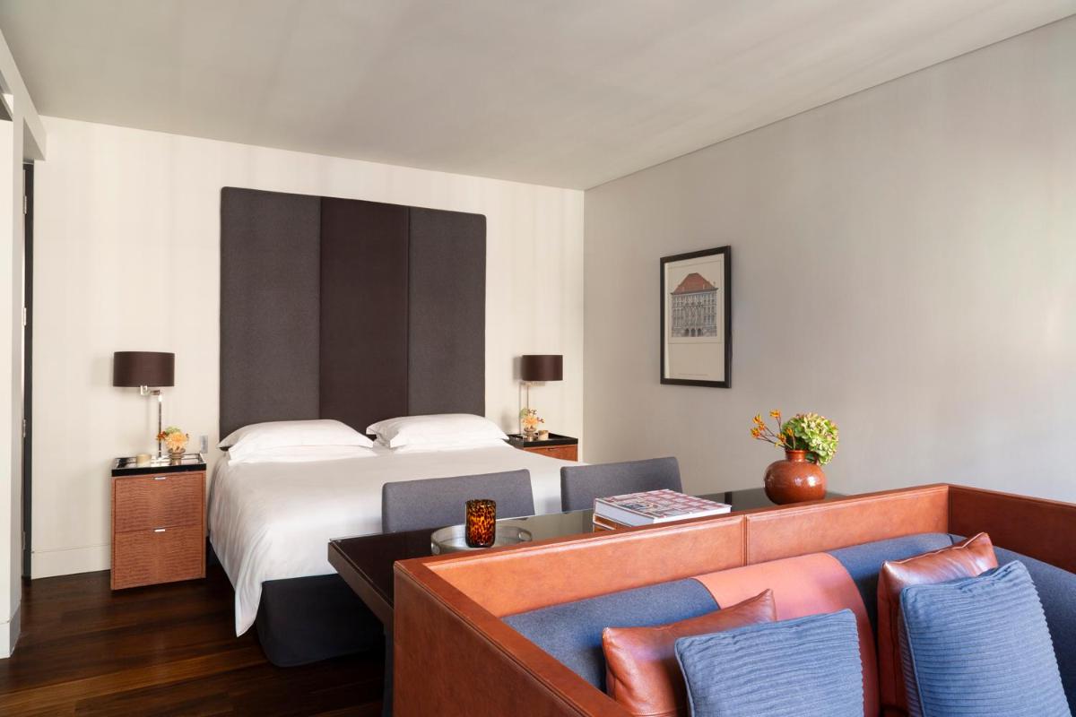 Grosvenor House Suites