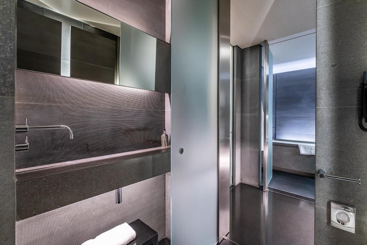 Grosvenor House Suites