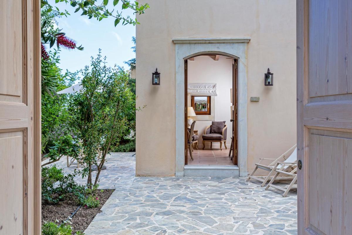 Kapsaliana Village Hotel