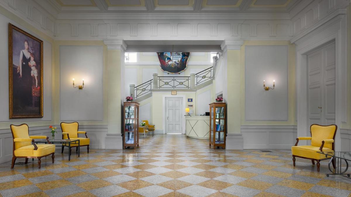 Károlyi Kastély Hotel & Restaurant