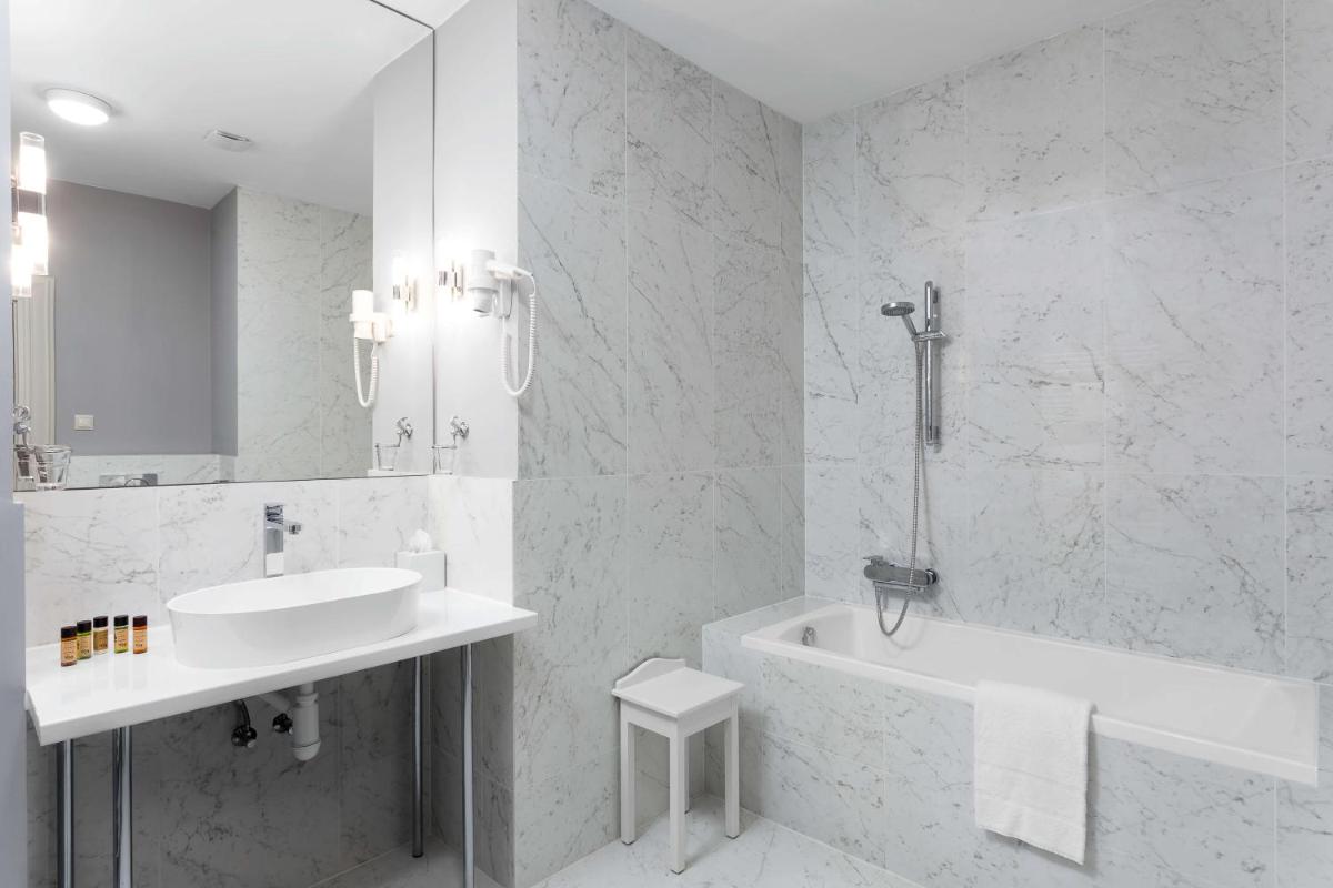 Károlyi Kastély Hotel & Restaurant