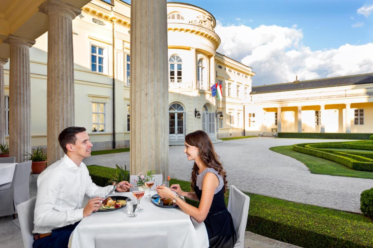 Károlyi Kastély Hotel & Restaurant