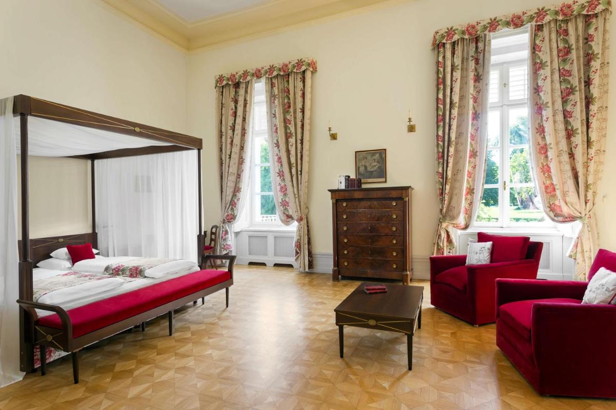 Károlyi Kastély Hotel & Restaurant