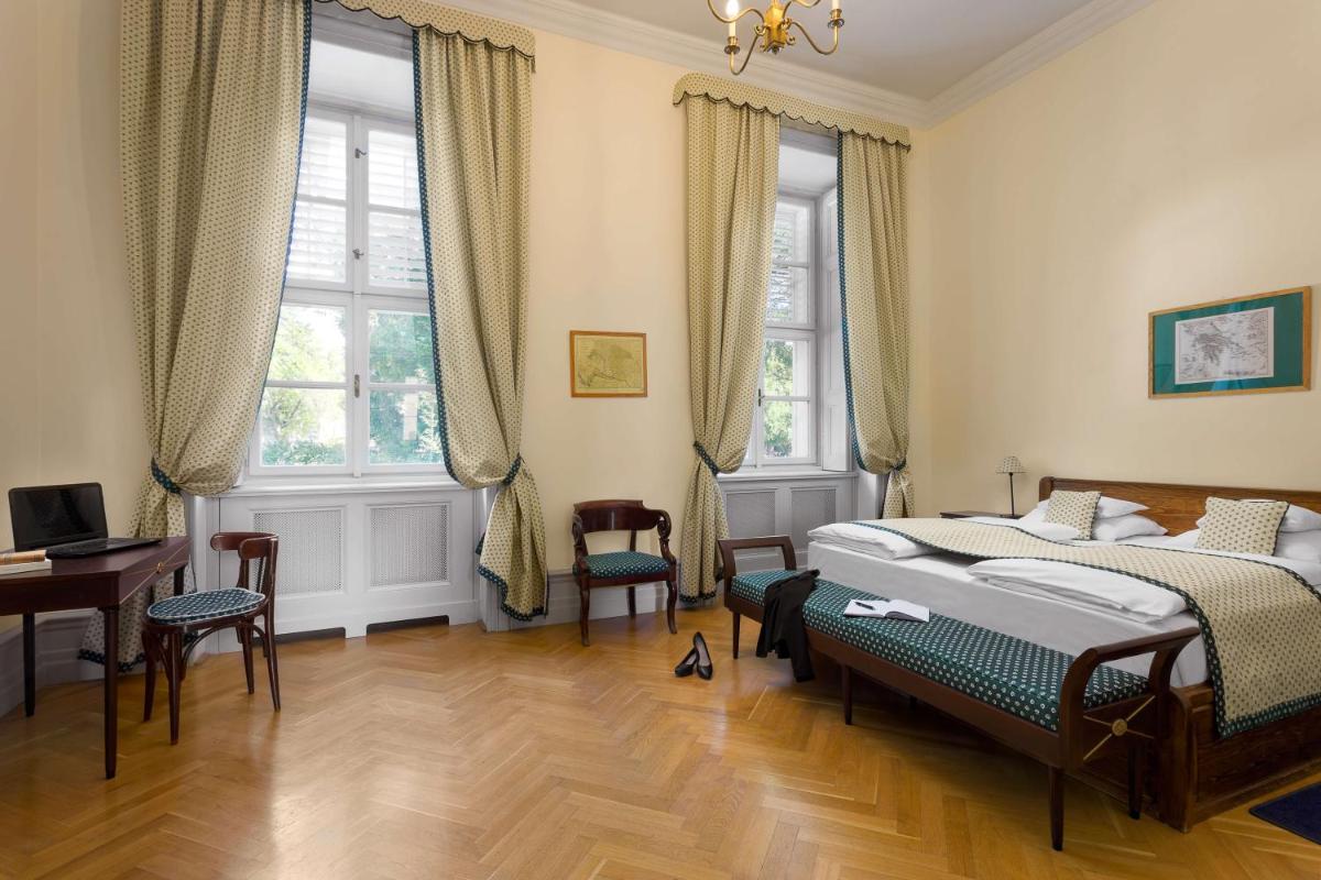 Károlyi Kastély Hotel & Restaurant