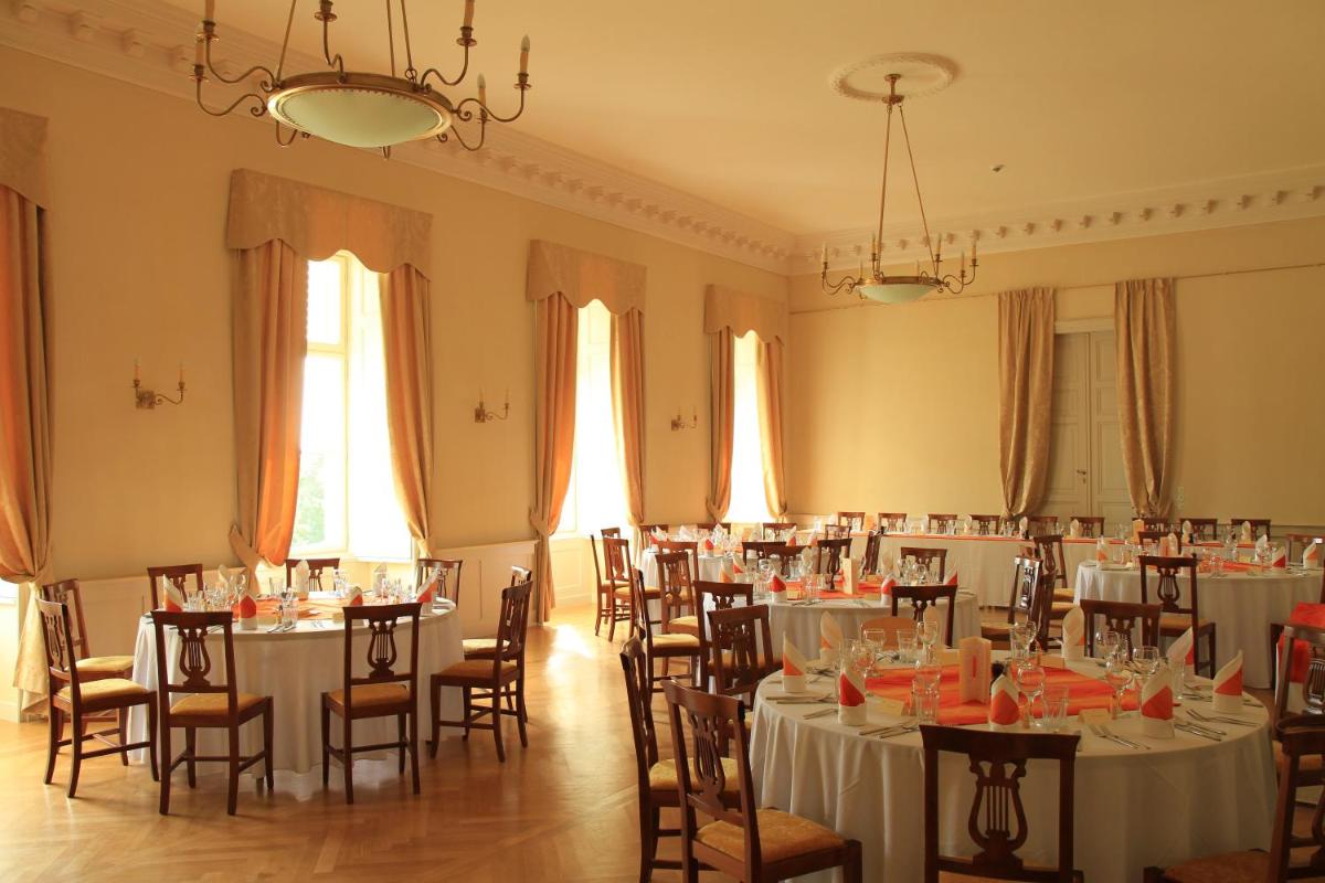 Károlyi Kastély Hotel & Restaurant