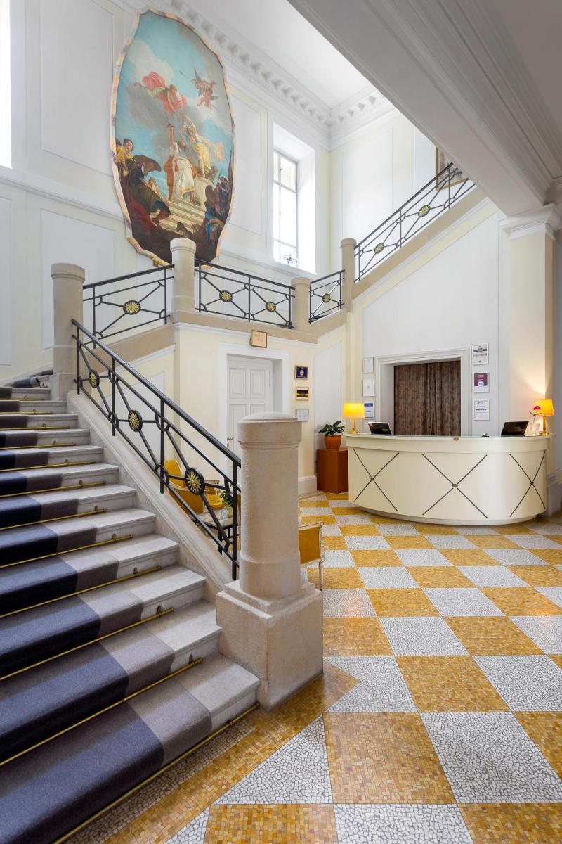Károlyi Kastély Hotel & Restaurant