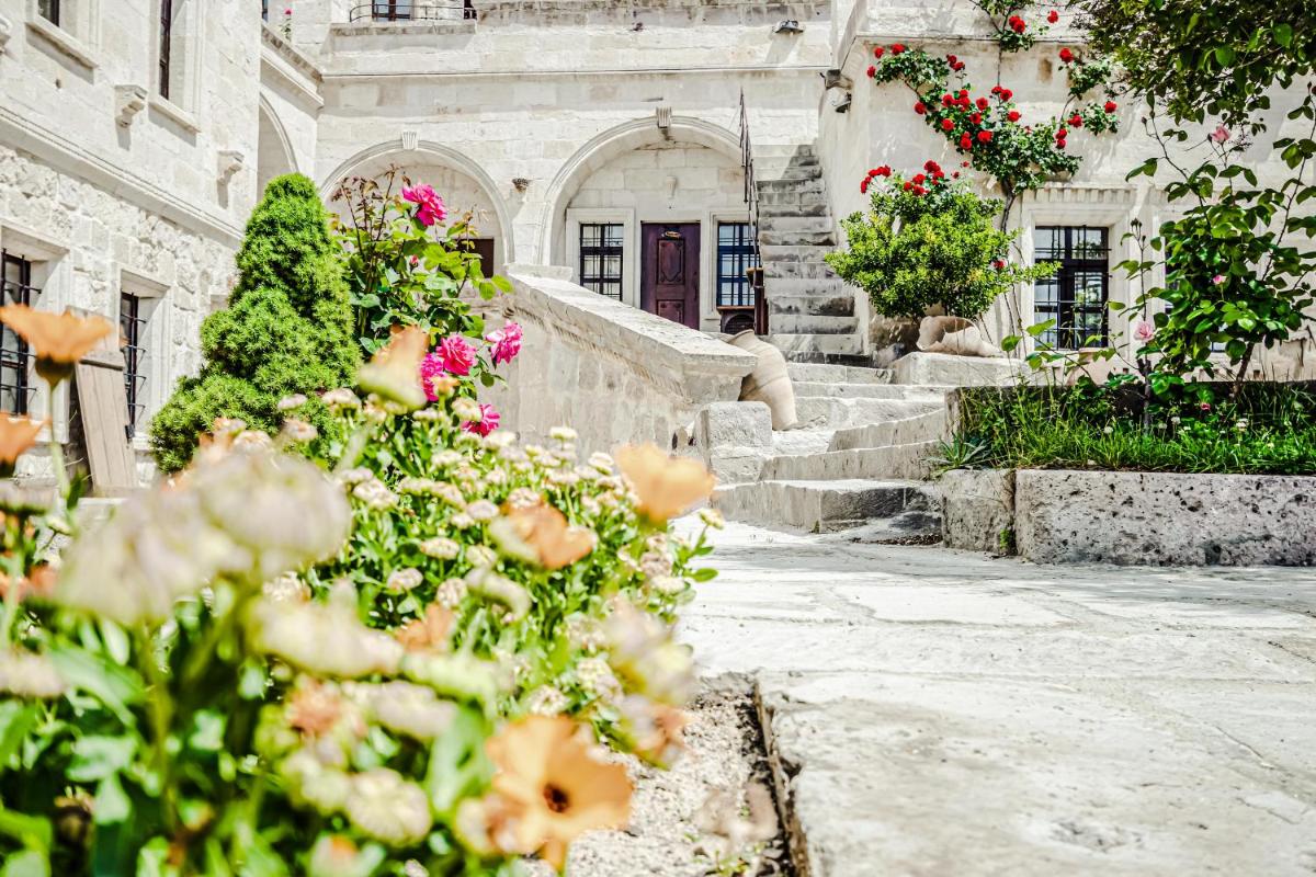 Kelebek Cave Hotel