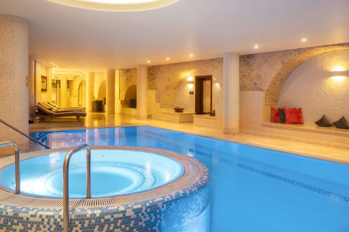 Grand Hotel Vilnius, Curio Collection by Hilton