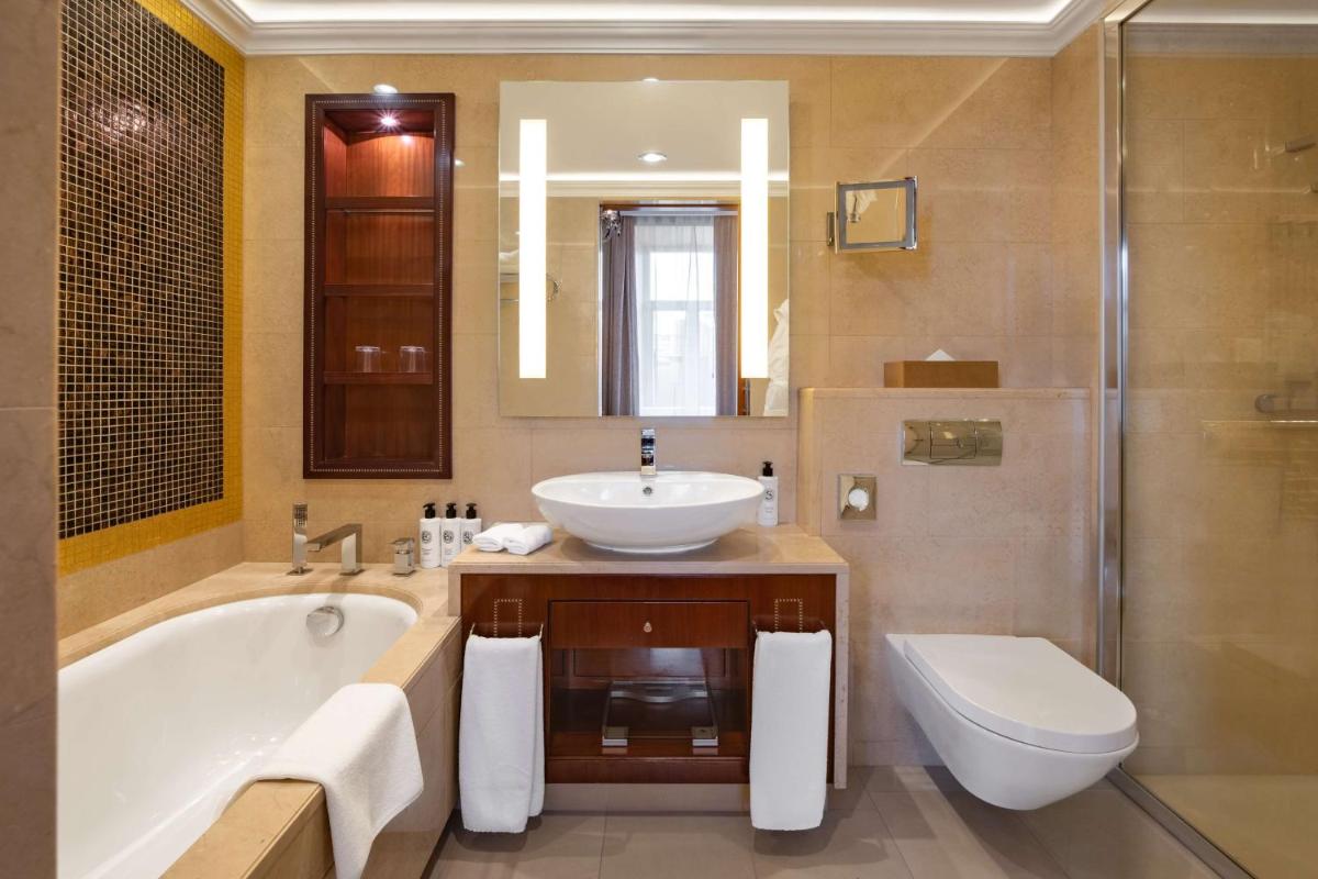 Grand Hotel Vilnius, Curio Collection by Hilton