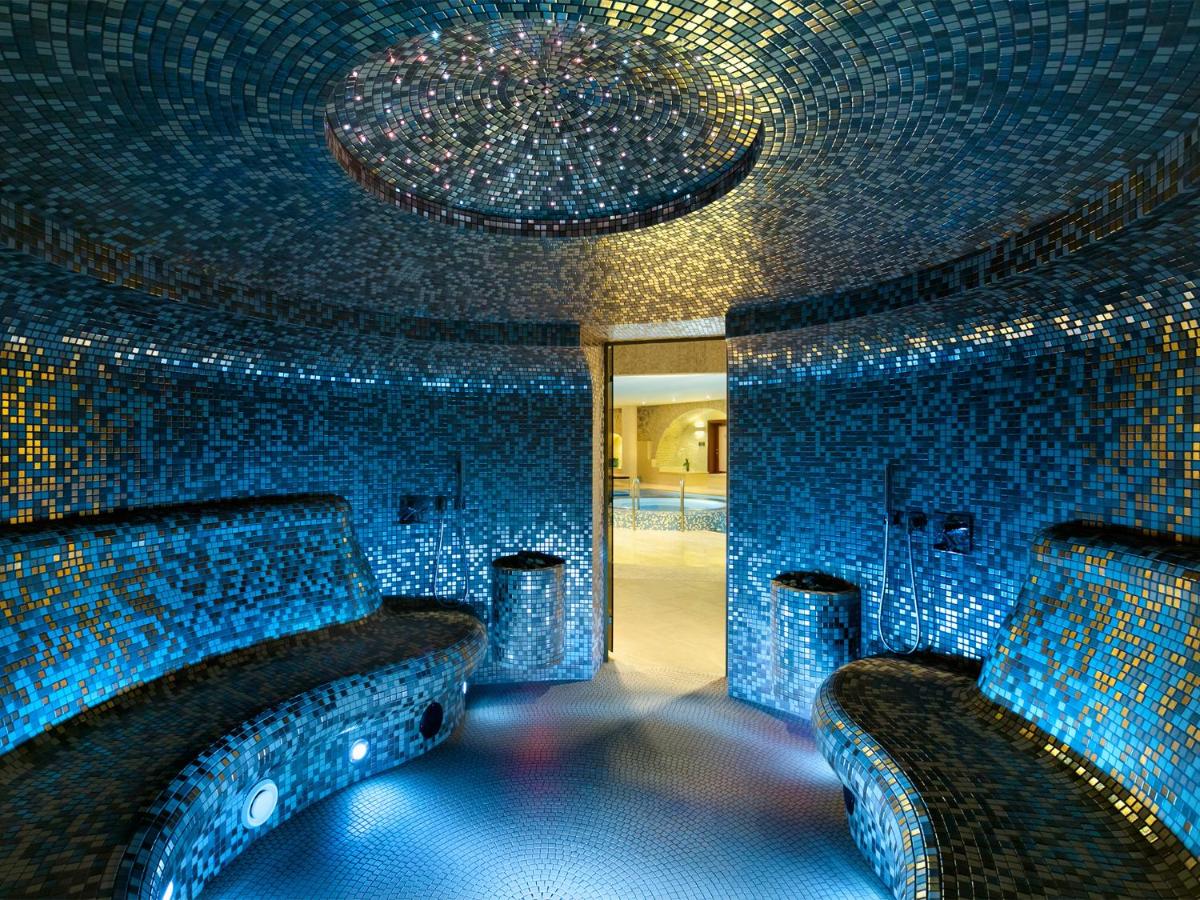 Grand Hotel Vilnius, Curio Collection by Hilton