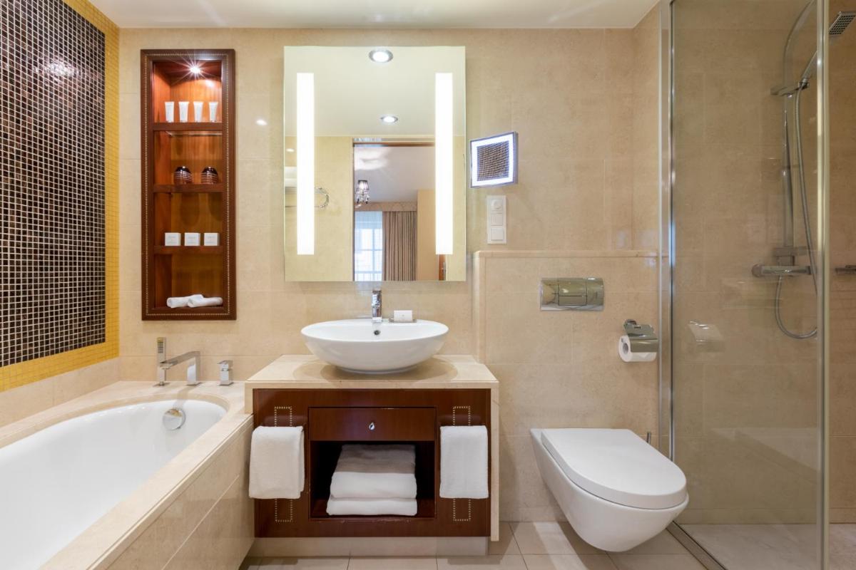 Grand Hotel Vilnius, Curio Collection by Hilton