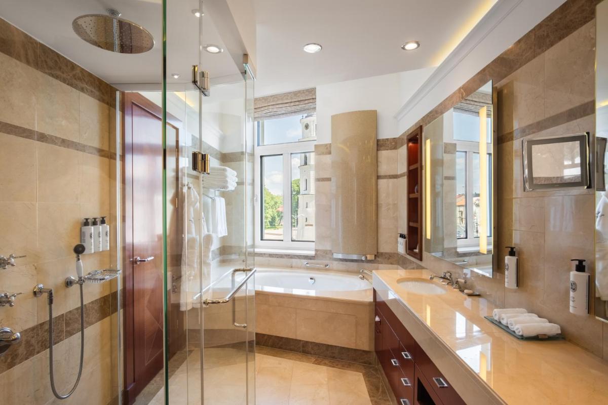 Grand Hotel Vilnius, Curio Collection by Hilton