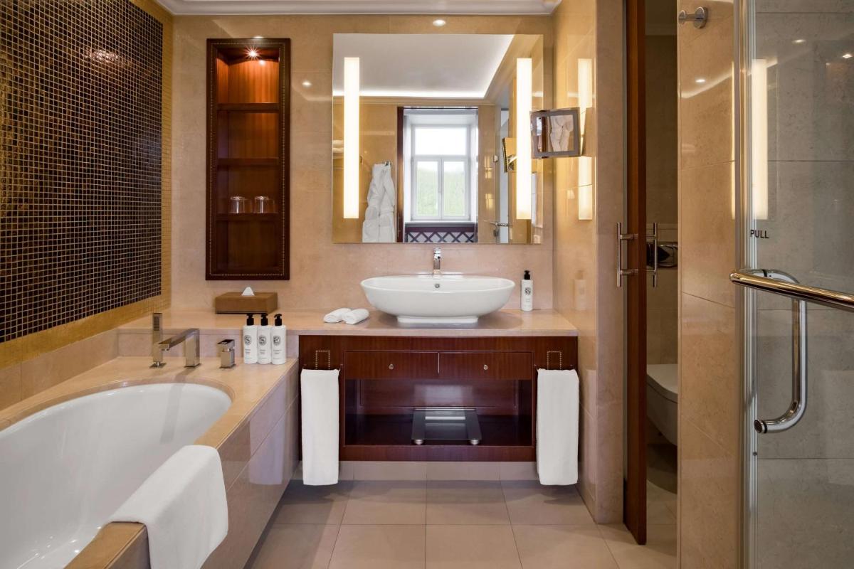 Grand Hotel Vilnius, Curio Collection by Hilton