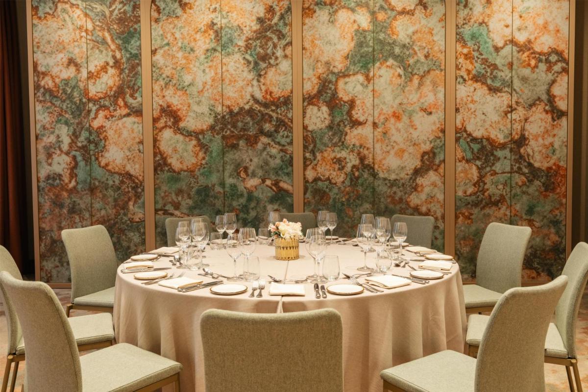 Grand Hotel Vilnius, Curio Collection by Hilton
