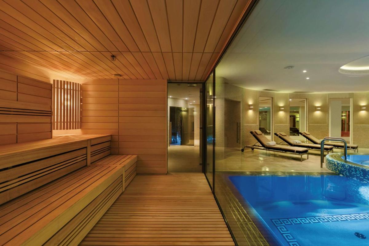 Grand Hotel Vilnius, Curio Collection by Hilton