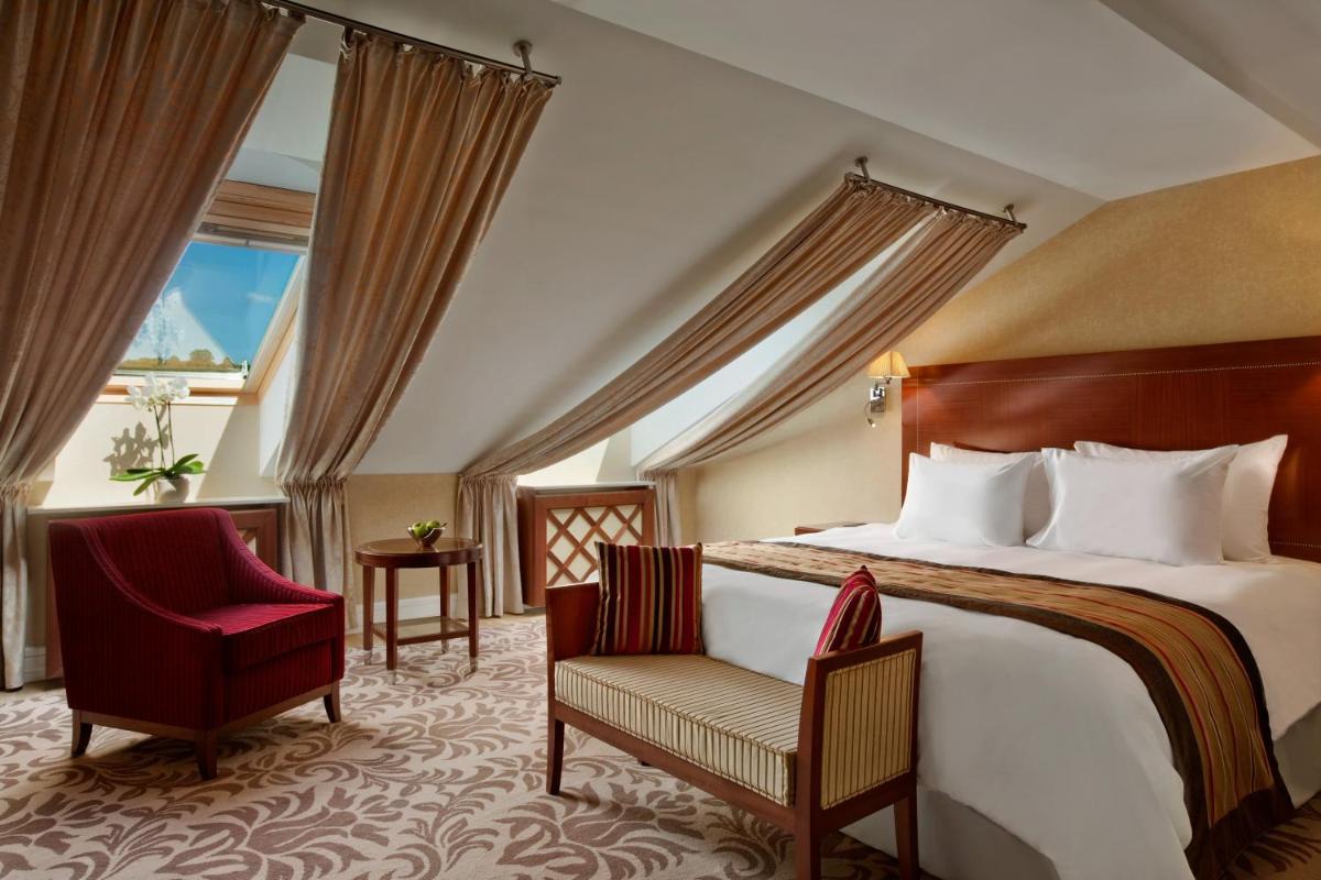 Grand Hotel Vilnius, Curio Collection by Hilton