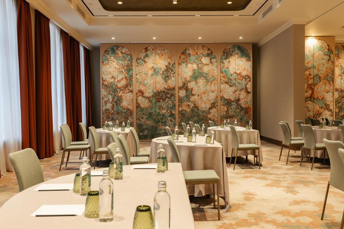 Grand Hotel Vilnius, Curio Collection by Hilton
