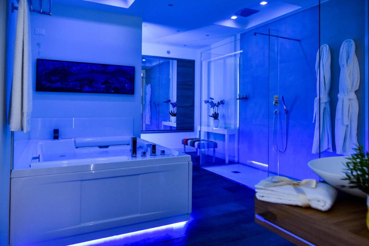 Kete Deluxe Rooms