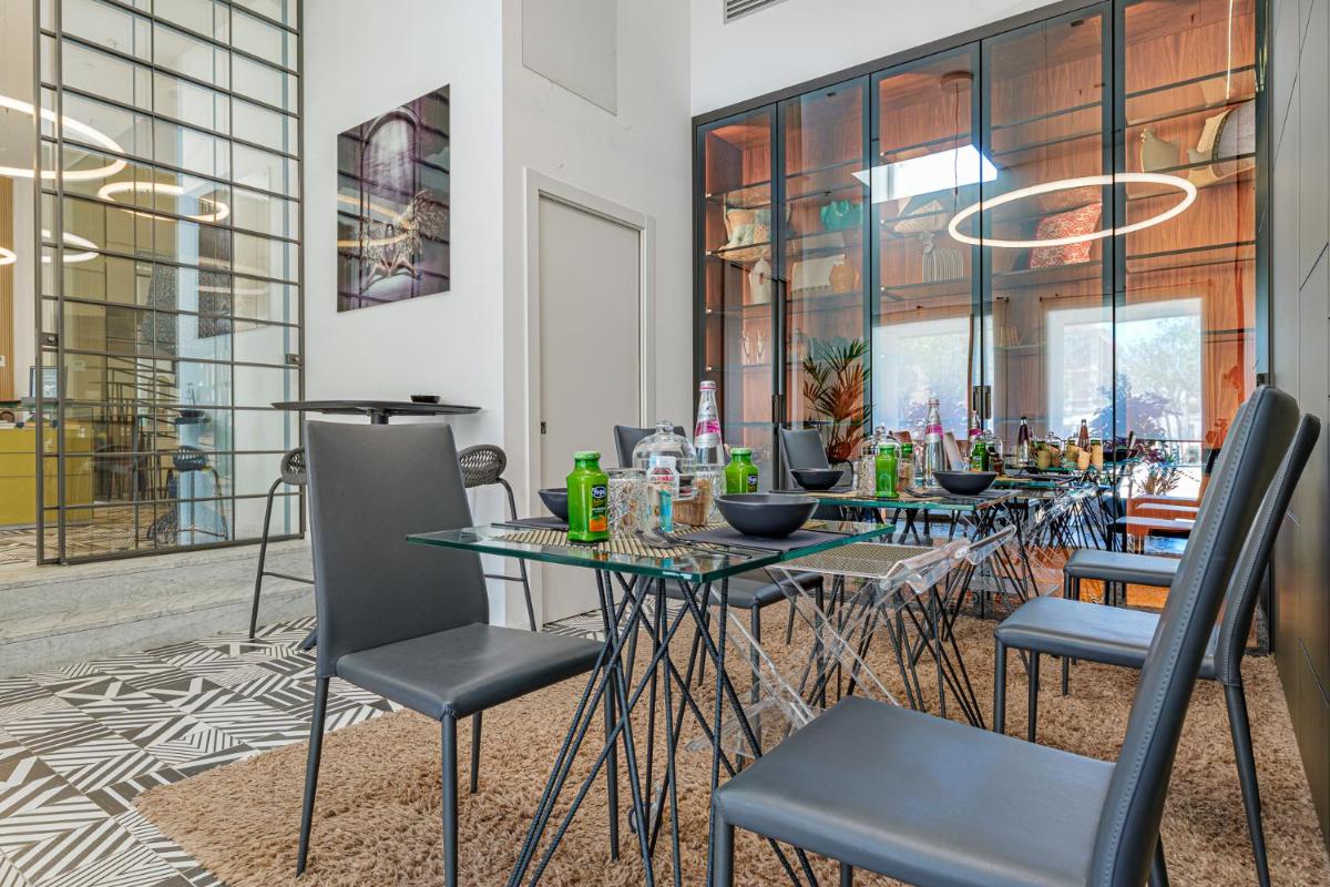 HOTIDAY Olbia Wallure