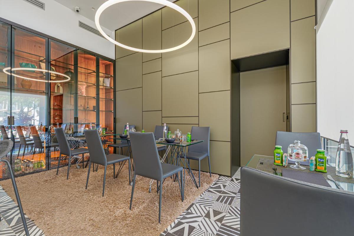 HOTIDAY Olbia Wallure