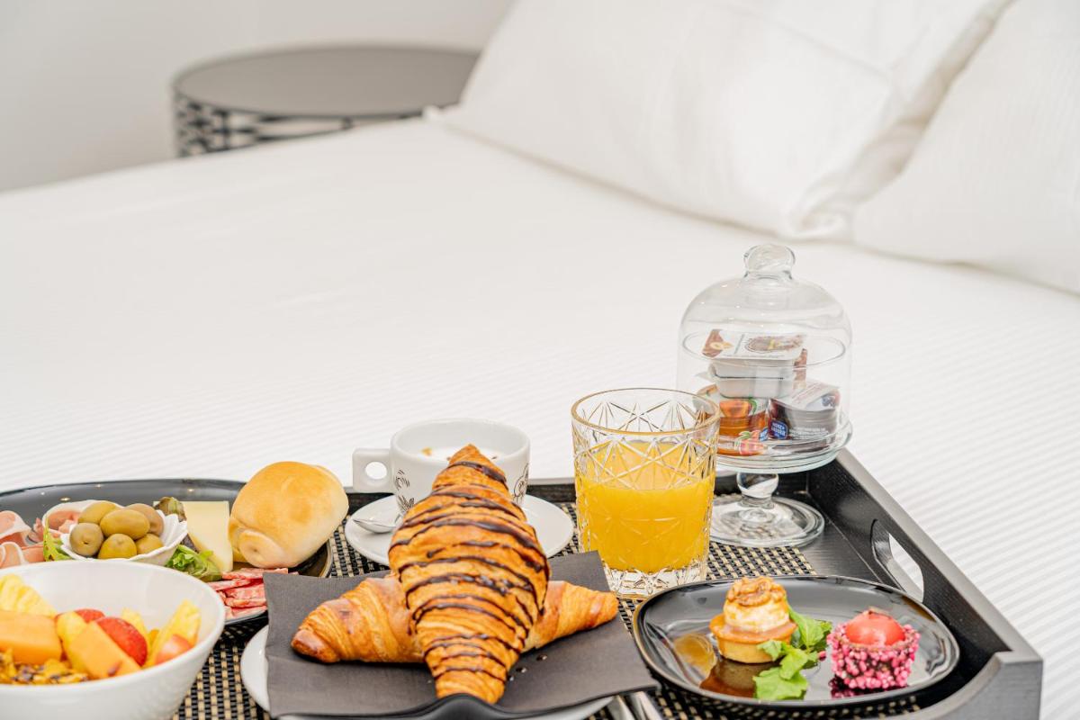 HOTIDAY Olbia Wallure