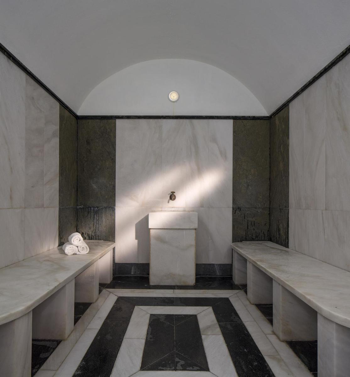 Kontokali Bay Resort & Spa